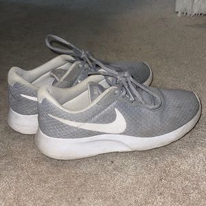 Nike Women’s Gray Shoes Size 8